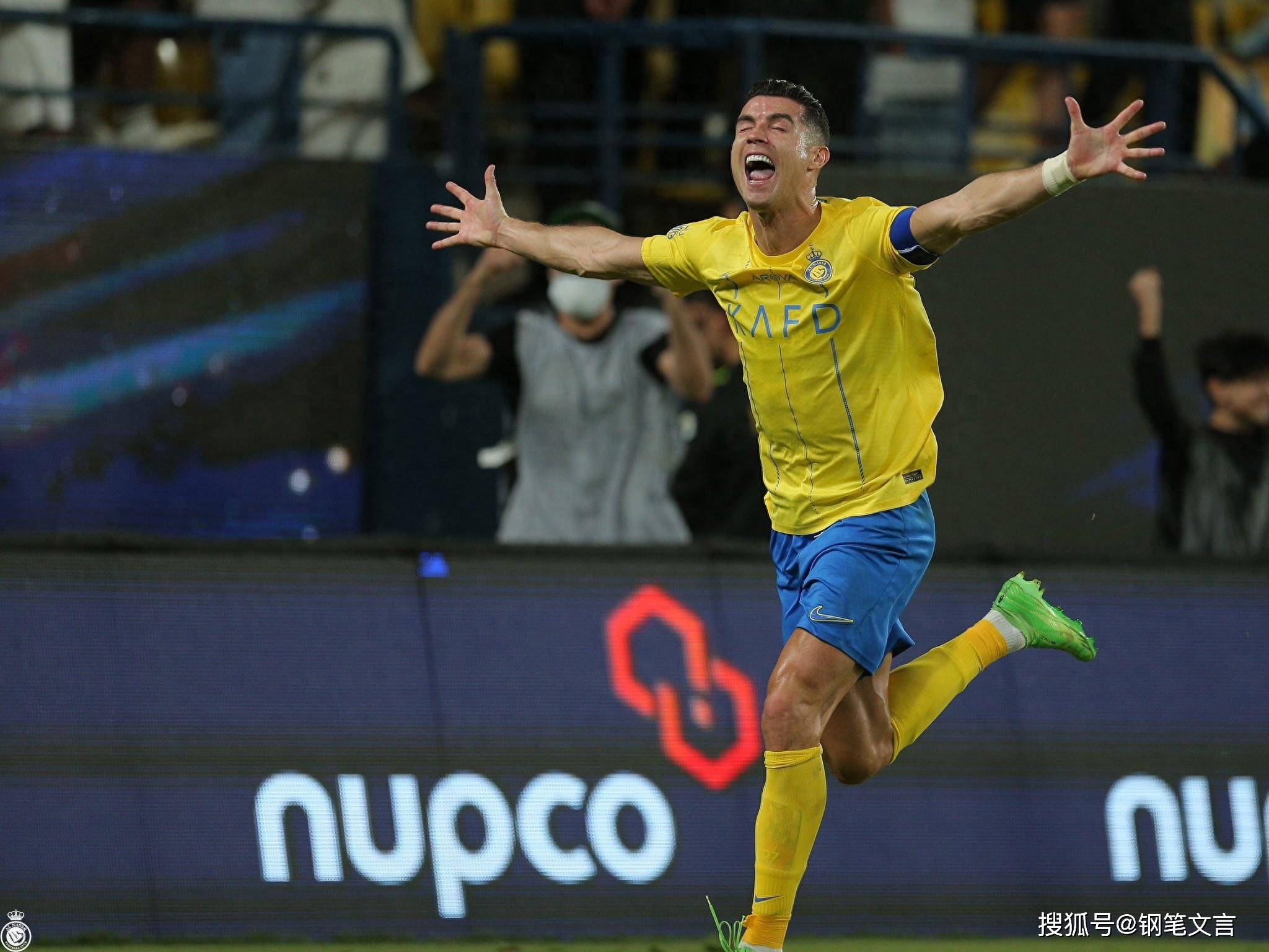 C罗官方宣布出色防守新规，G2引发争议！