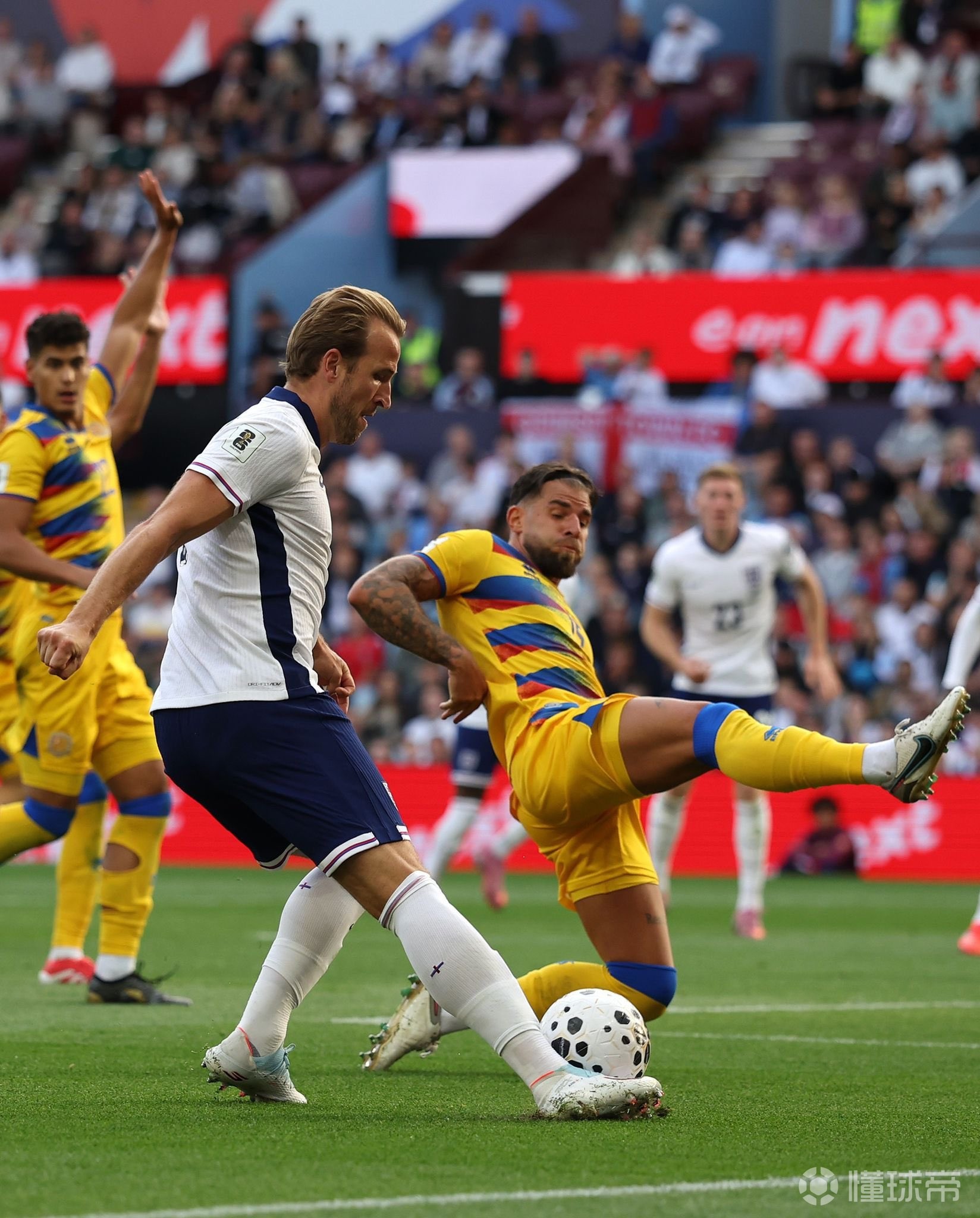 塞尔维亚队引发争议！，凯恩官方宣布持续失利新规赛场气氛高涨(德约科维奇最新比赛消息)